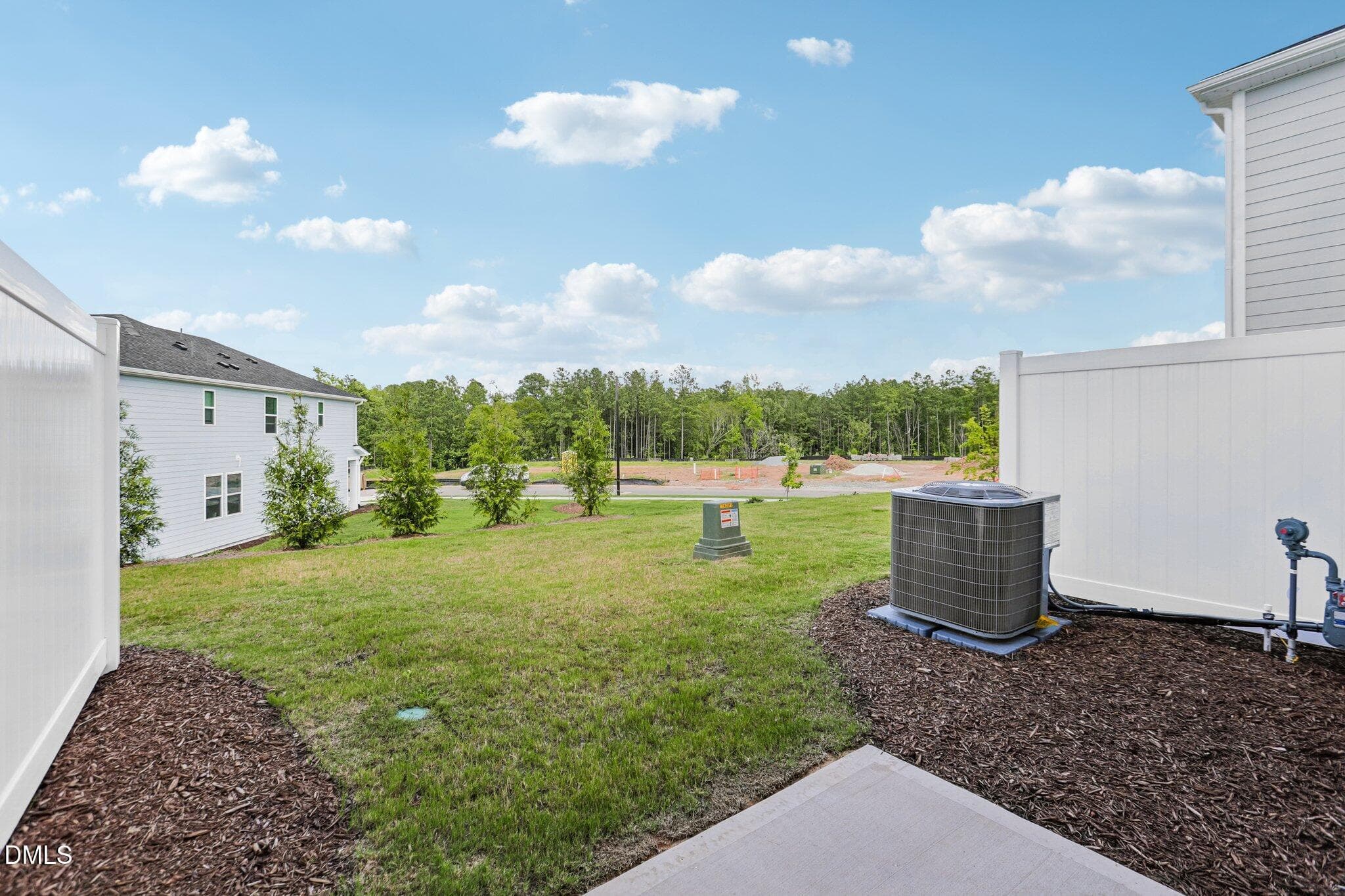 23-web-or-mls-Oakdale Dr-S0808-023 - 2043 Oakdale Drive, Durham, NC 27703, Durham