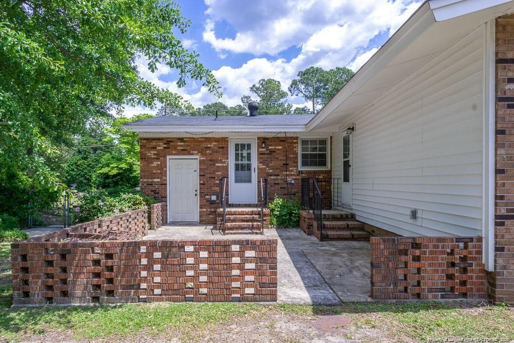 Photo 2 - 1108 Bingham Drive, Fayetteville, NC 28304, Fayetteville