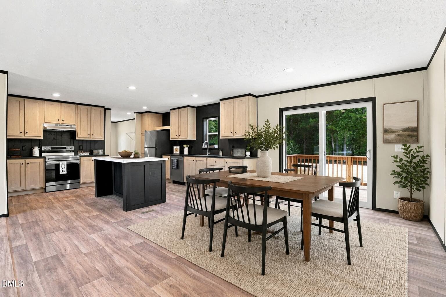 Dining - 9757 Fire Tower Farm Road, Whitakers, NC 27891, Whitakers