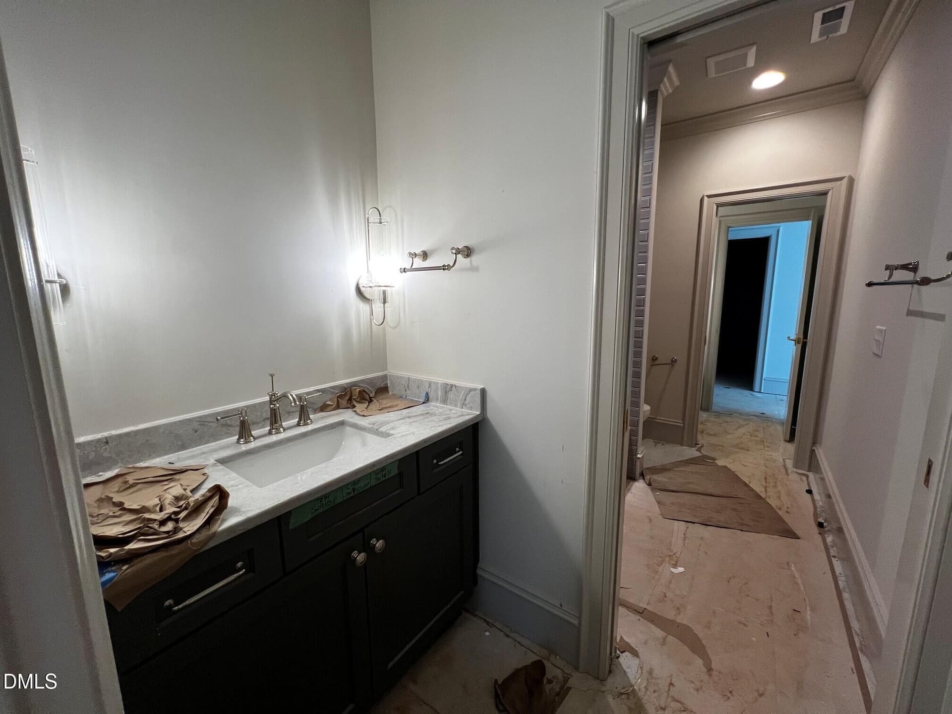 2nd floor shared bath - 1008 Oldfourth Lane, Durham, NC 27707