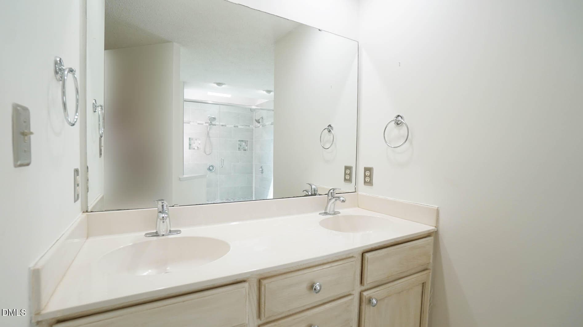 Primary Bath - 818 Lake Forest Drive, Raleigh, NC 27615, Raleigh