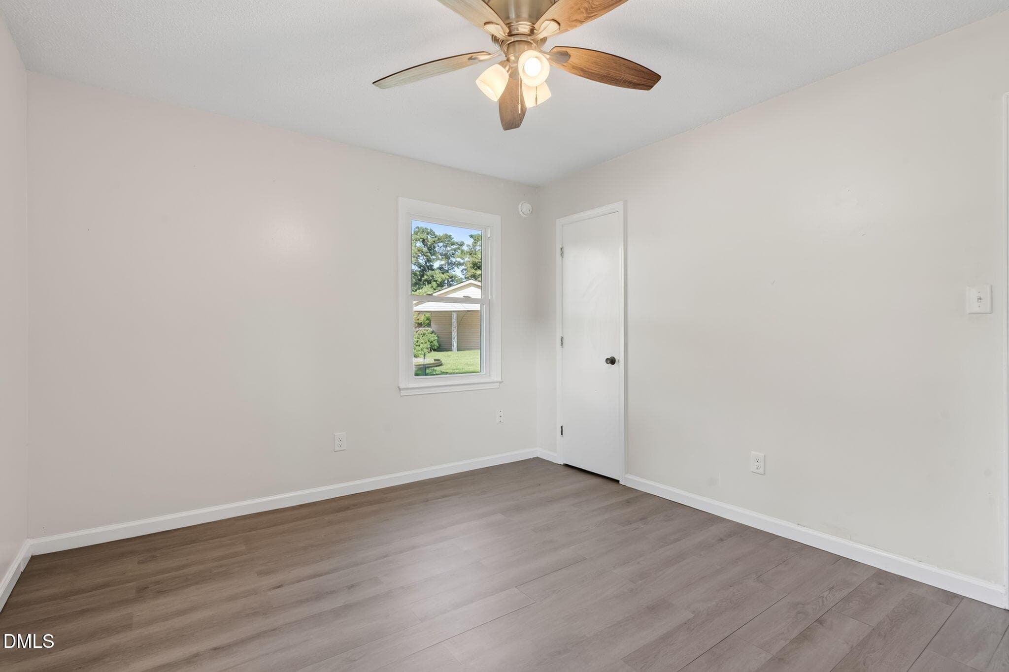 20-web-or-mls-DSC02472 - 303 Brentwood Drive, Dudley, NC 28333, Dudley