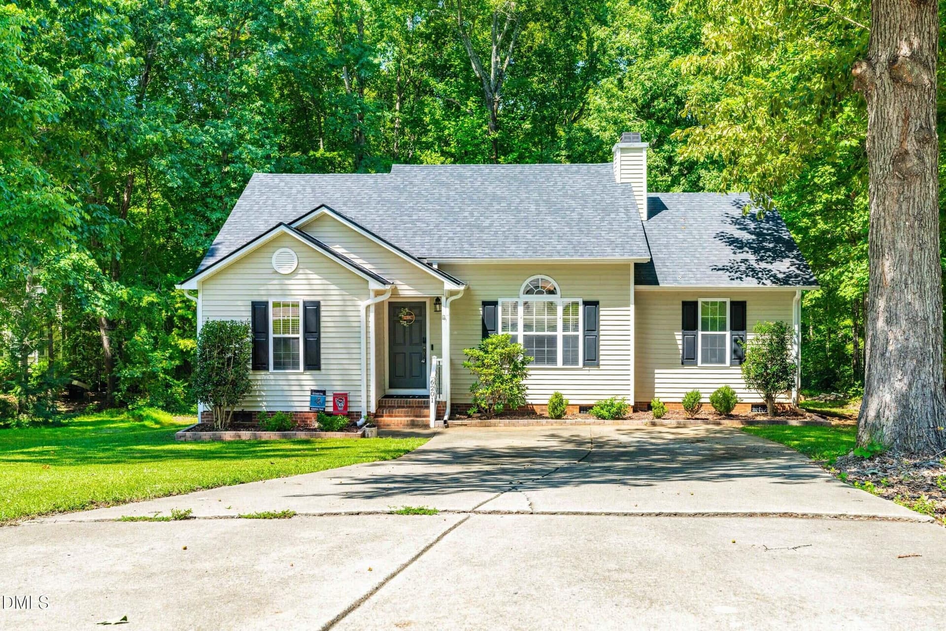 6201 Lilly Stream Court, Willow Springs, NC 27592
