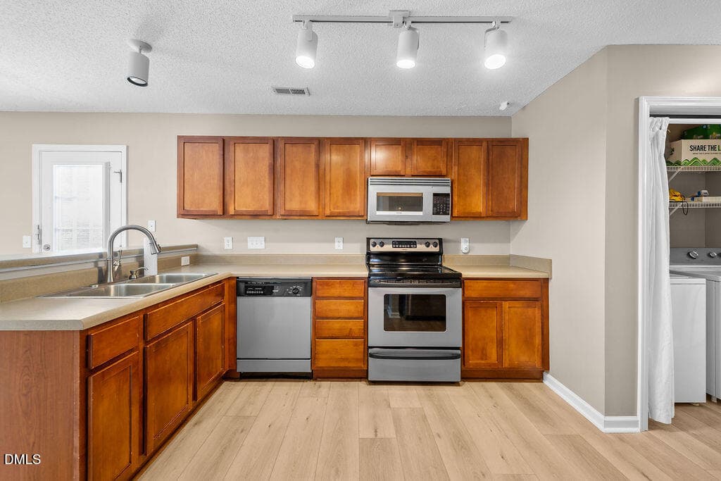 465A5003 - 3303 Glennstone Drive, Durham, NC 27704, Durham