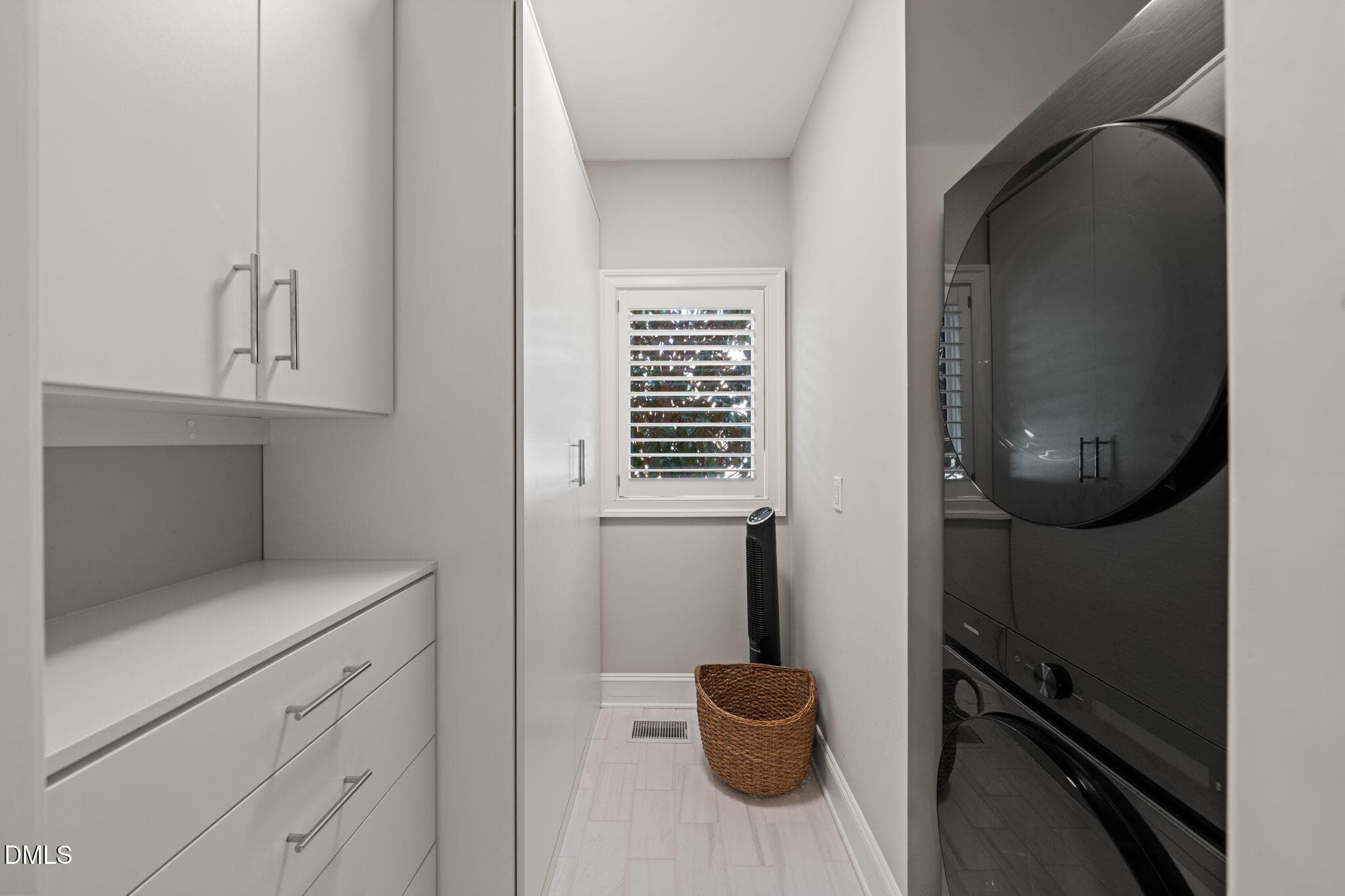 Laundry - 607 Smedes Place A, Raleigh, NC 27605, Raleigh