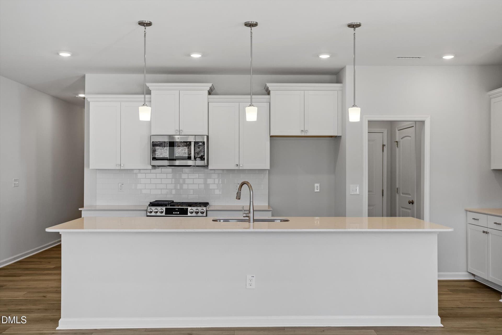 FMWeb05 - 913 Westerland Way 82, Durham, NC 27703