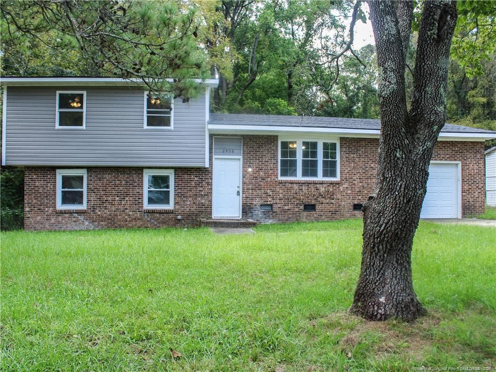 Photo 2 - 2406 W Brinkley Drive, Spring Lake, NC 28390