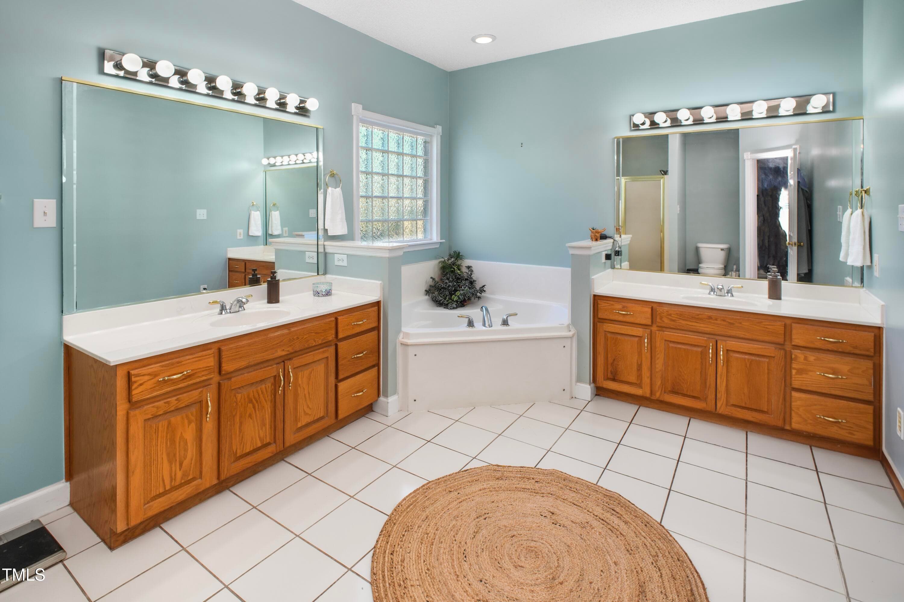 Owners Bath - 115 Hunters Walk Lane, Clinton, NC 28328, Clinton