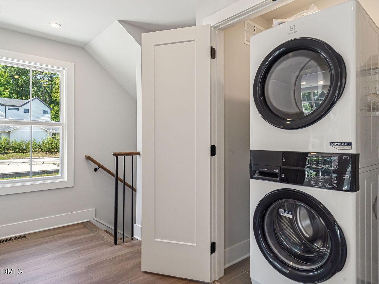 lot 5-upper-landing-laundry - 1337 Courtland Drive, Raleigh, NC 27604, Raleigh