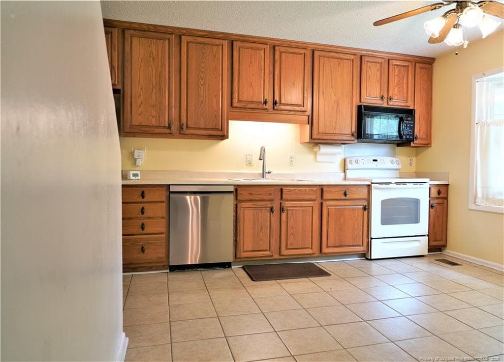 Photo 11 - 846 Abilene Road, Fayetteville, NC 28303, Fayetteville