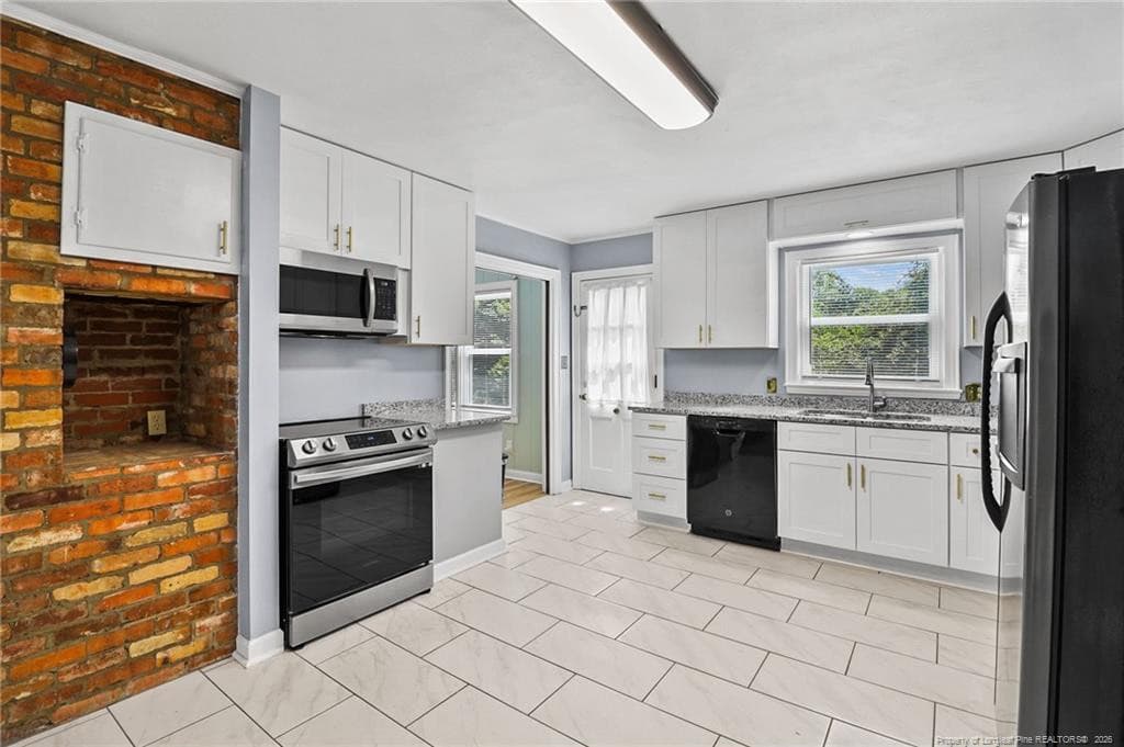 Photo 4 - 444 Holly Lane, Fayetteville, NC 28305, Fayetteville