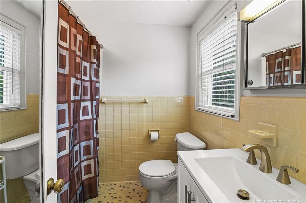 upstairs primary bathroom - 444 Holly Lane, Fayetteville, NC 28305, Fayetteville
