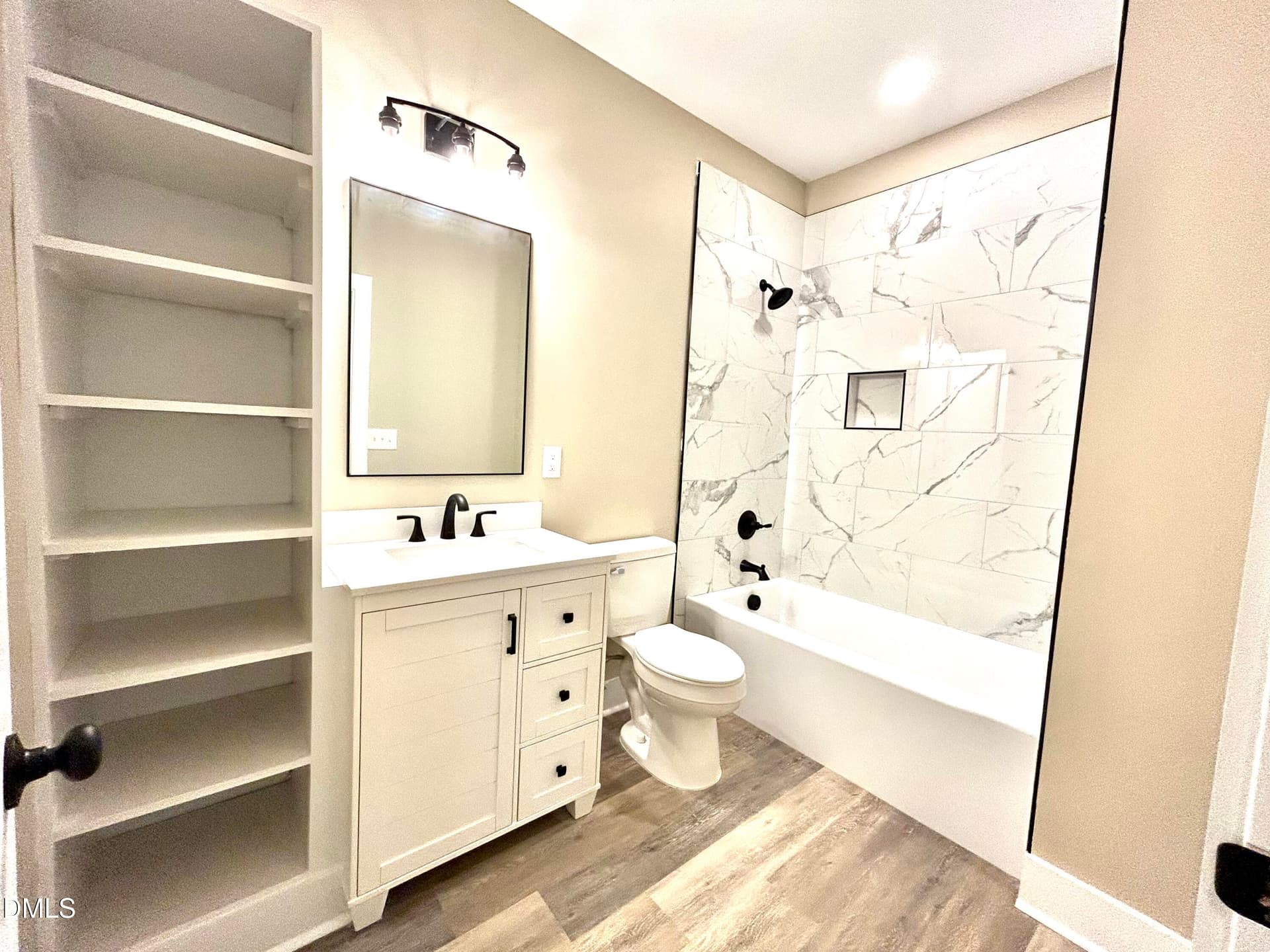 Guest Bathroom - 940 Lakewind, Sanford, NC 27332