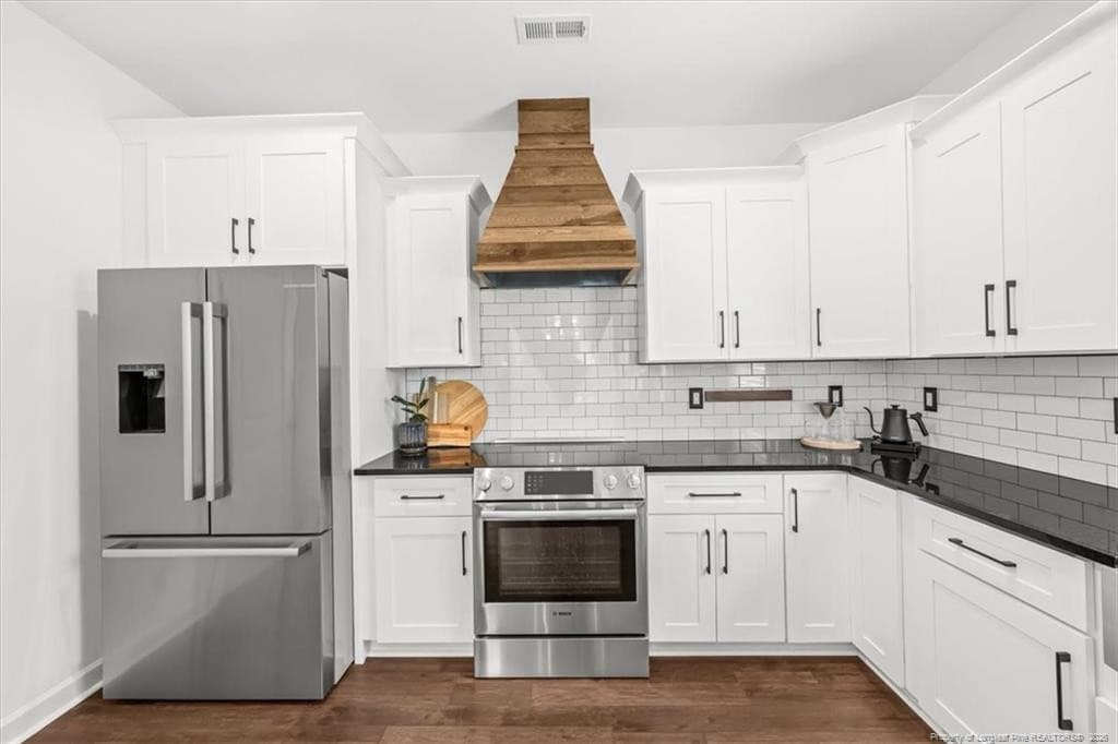Stainless Steel BOSCH Appliances - 123 Sears Drive, Cameron, NC 28326