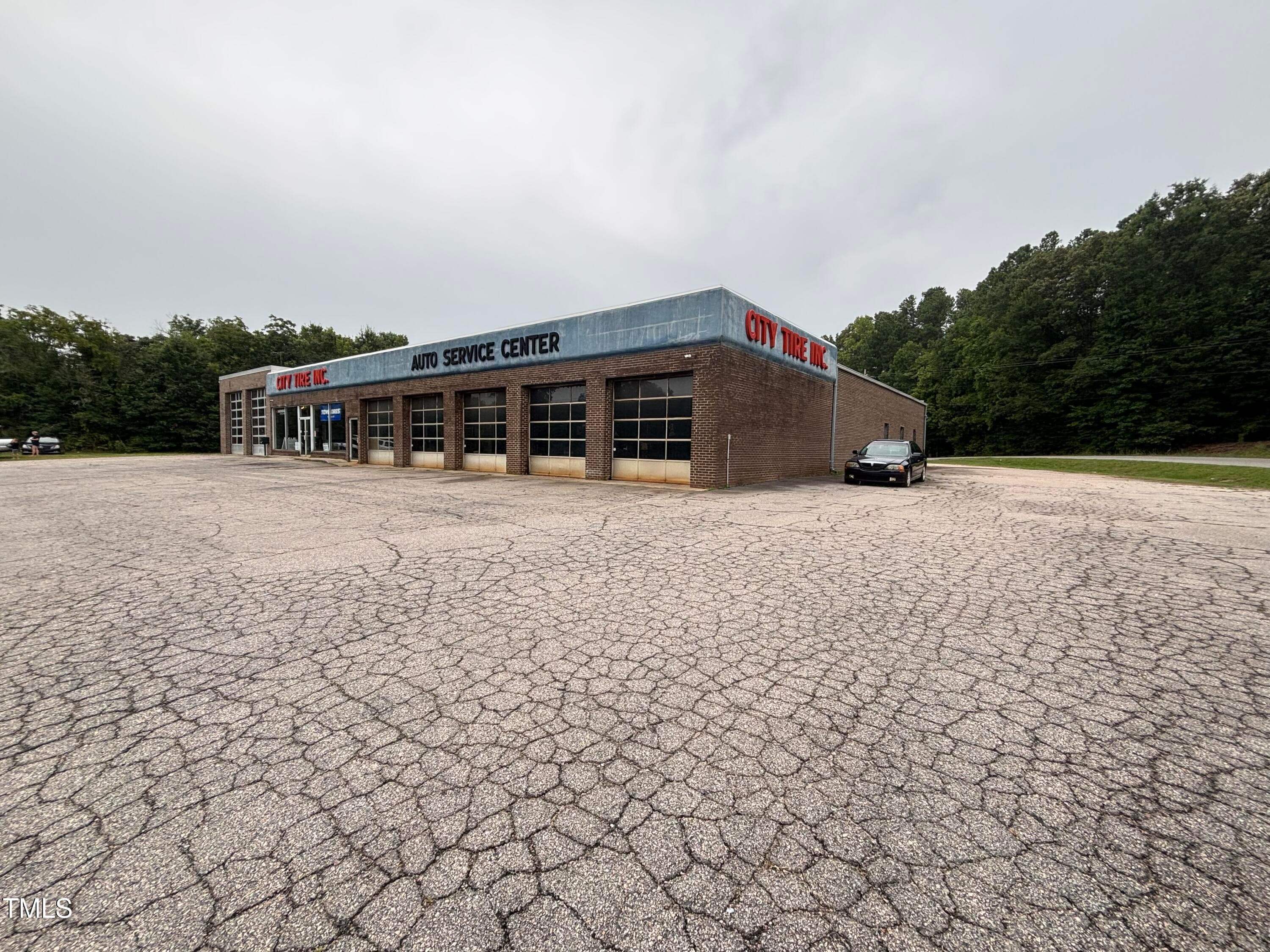 523 W Andrews Avenue, Henderson, NC 27536