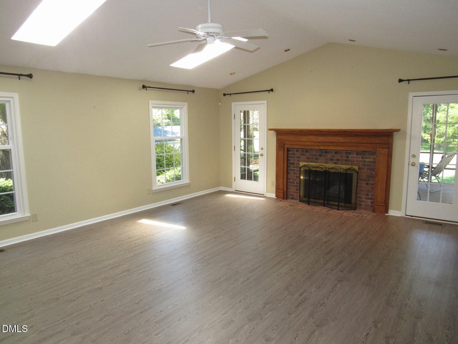Family room - 1290 Spring Valley Road, Henderson, NC 27537