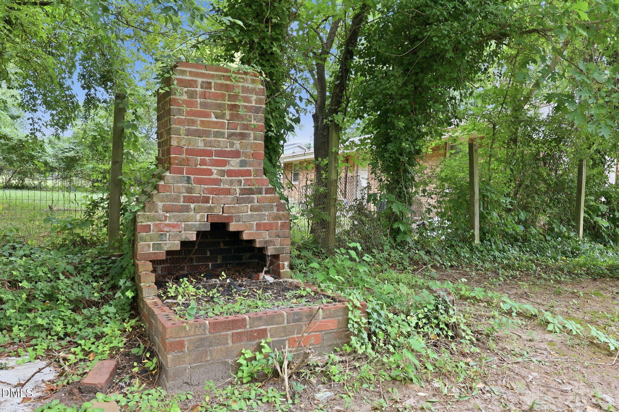 Firepit - 1536 N King Charles Road, Raleigh, NC 27610, Raleigh