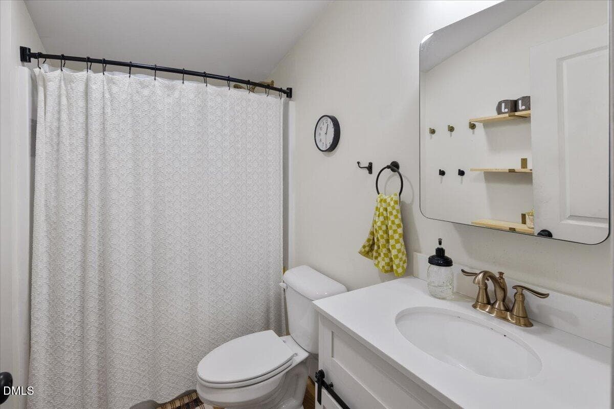 31-29 - 206 S Ellington Street, Clayton, NC 27520