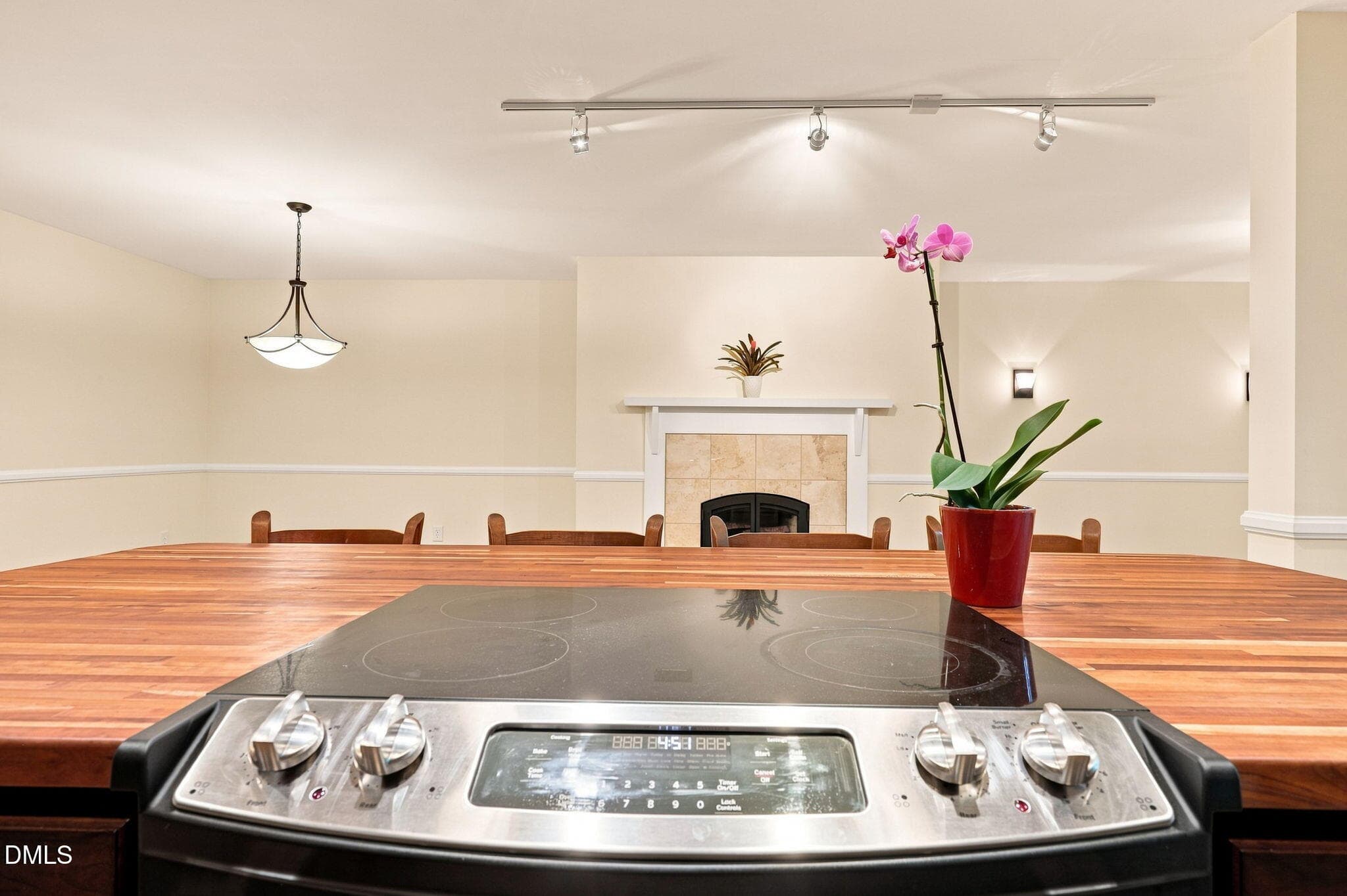 Kitchen Range-Fireplace - 72 Stoneridge Road 72, Durham, NC 27705, Durham