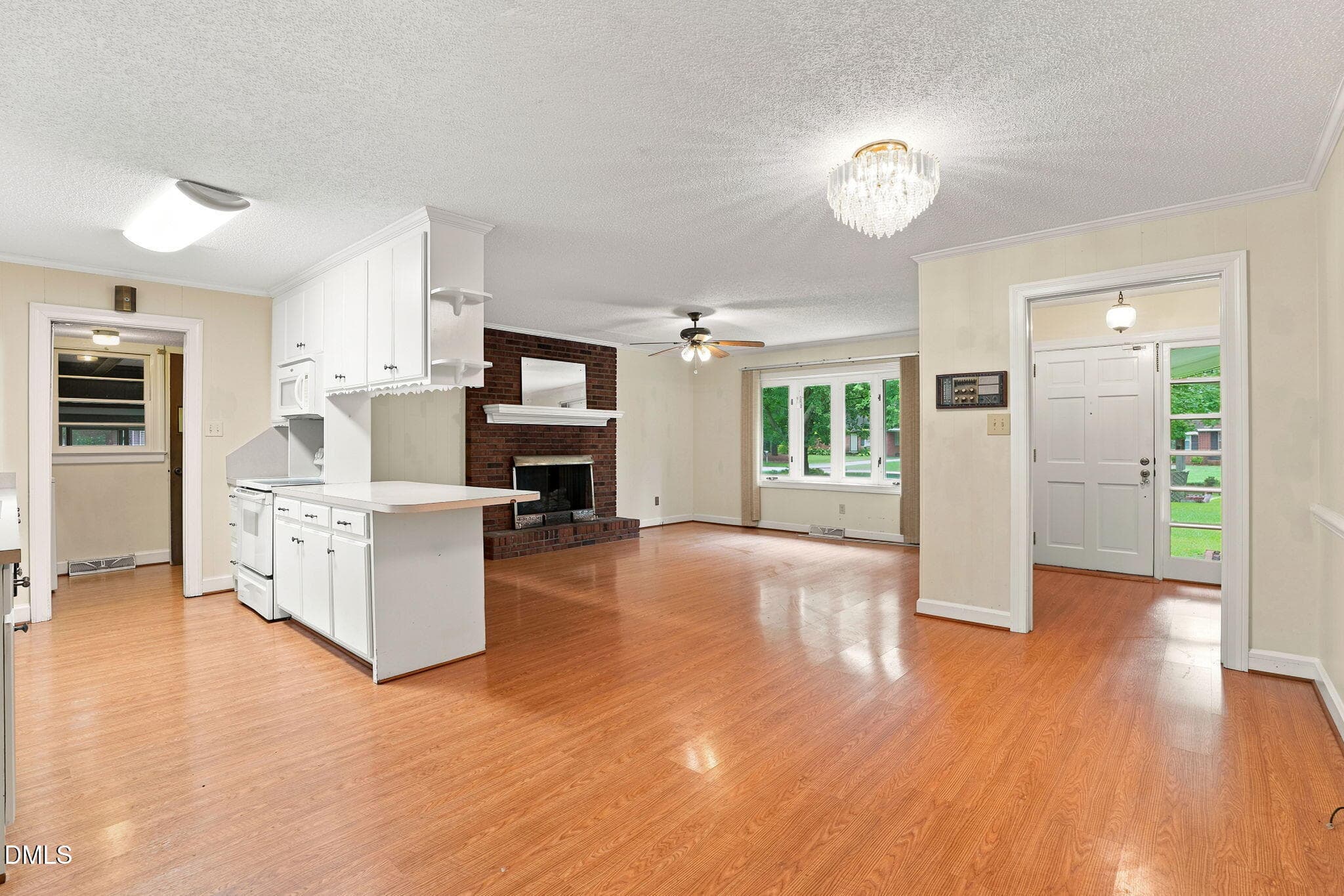 Dining Area 2 - 3615 Longleaf Drive NE, Elm City, NC 27822, Elm City