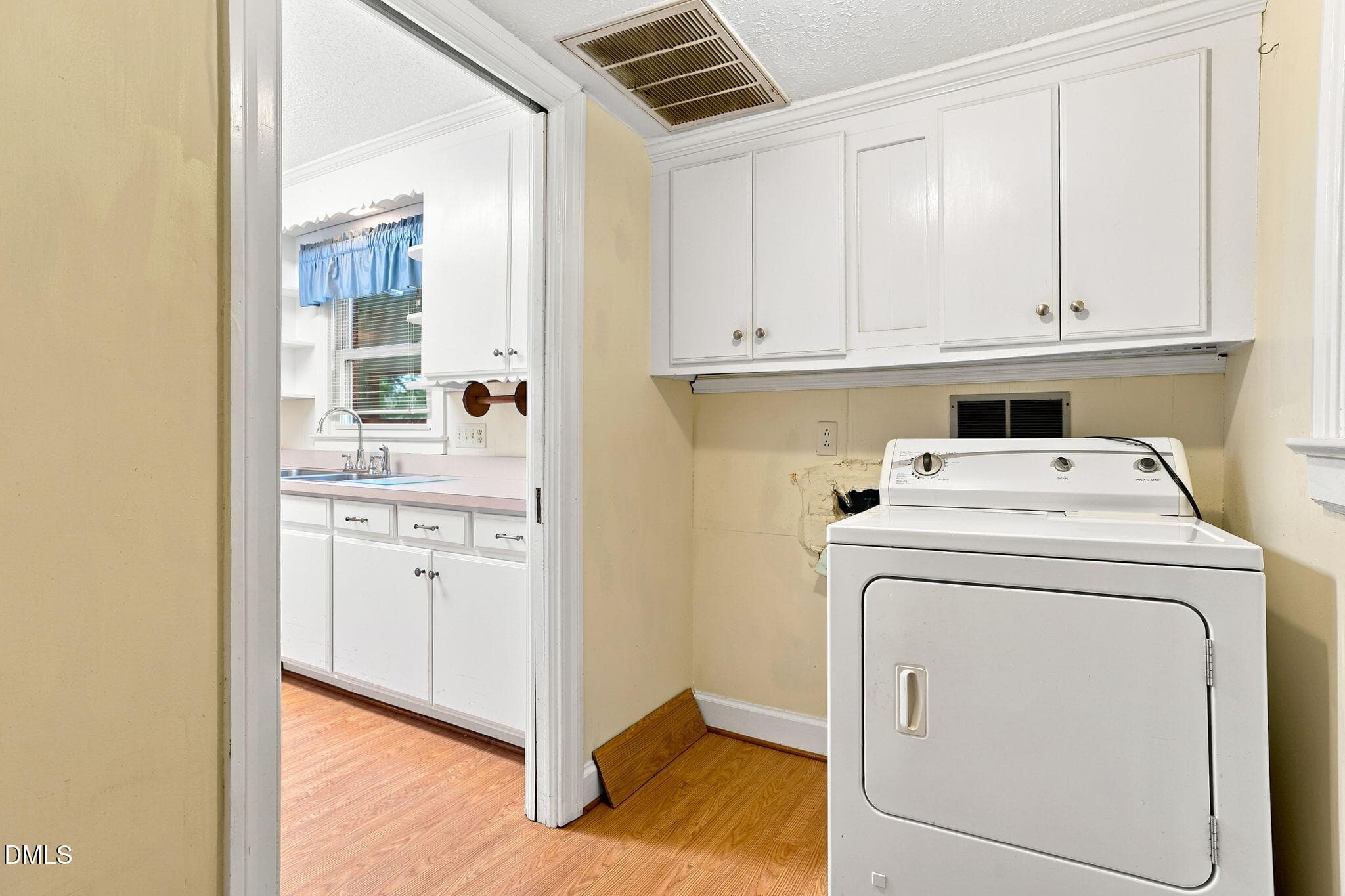 Laundry - 3615 Longleaf Drive NE, Elm City, NC 27822, Elm City