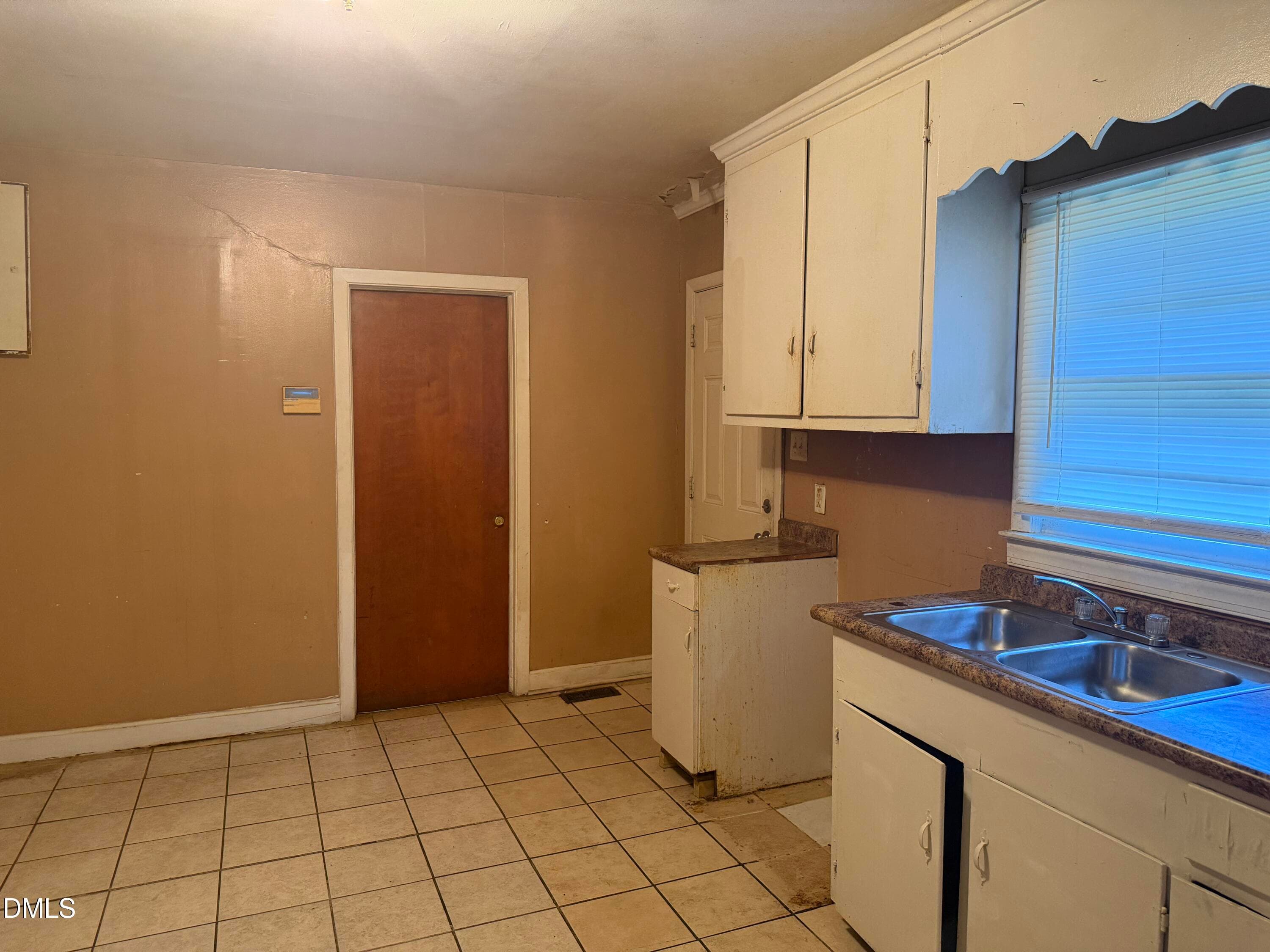 kitchen - 645 Sunnybrook Road, Raleigh, NC 27610