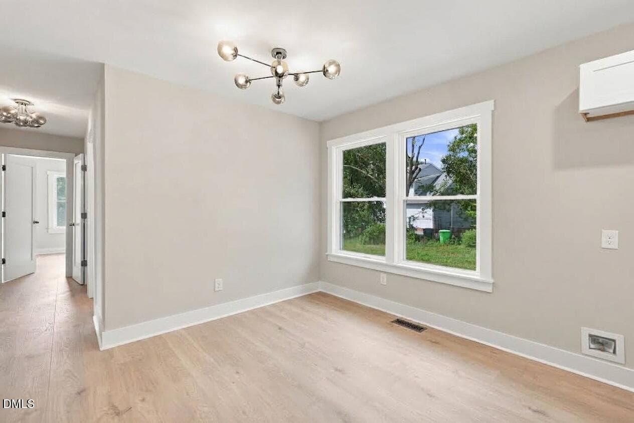 5301 Daleview dining - 5301 Daleview Drive, Raleigh, NC 27610, Raleigh
