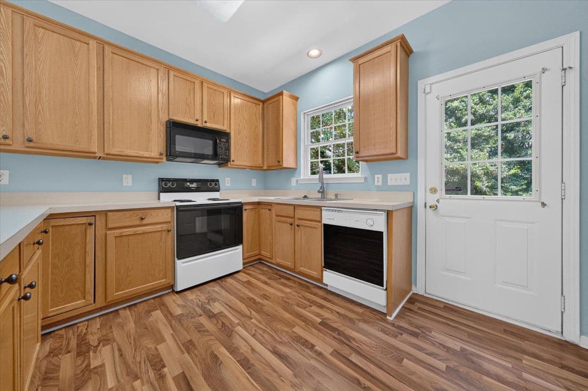 25-5045DeltaLakeDrRaleigh_025.jpg - 5045 Delta Lake Drive, Raleigh, NC 27612, Raleigh
