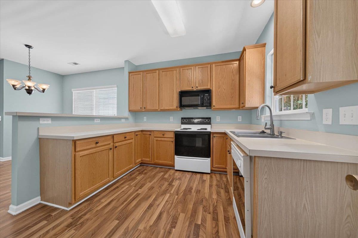 27-5045DeltaLakeDrRaleigh_027.jpg - 5045 Delta Lake Drive, Raleigh, NC 27612, Raleigh