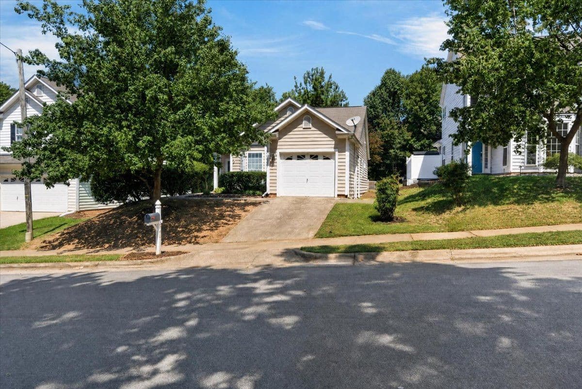 01-5045DeltaLakeDrRaleigh_001.jpg - 5045 Delta Lake Drive, Raleigh, NC 27612, Raleigh