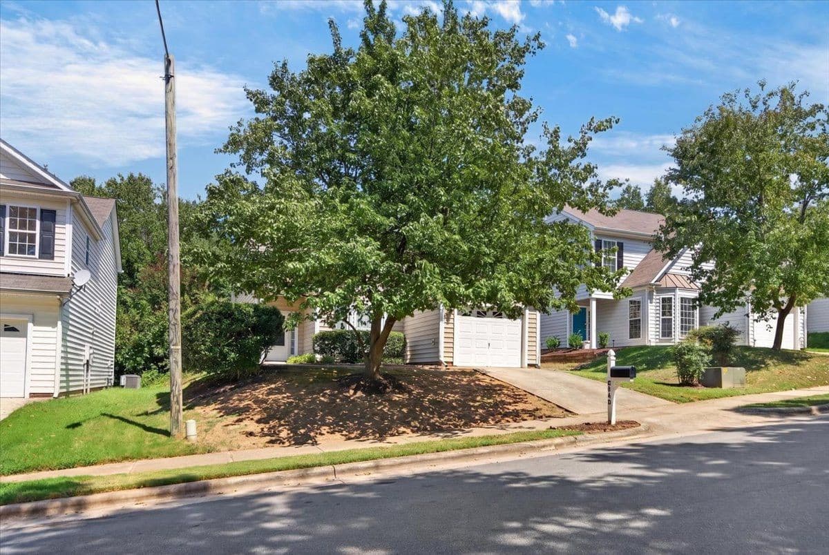 02-5045DeltaLakeDrRaleigh_002.jpg - 5045 Delta Lake Drive, Raleigh, NC 27612, Raleigh