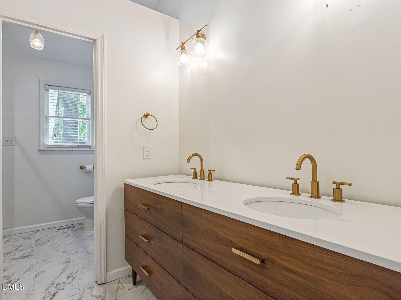 024-1280x960-primary-bath - 108 Carrousel Lane, Cary, NC 27513