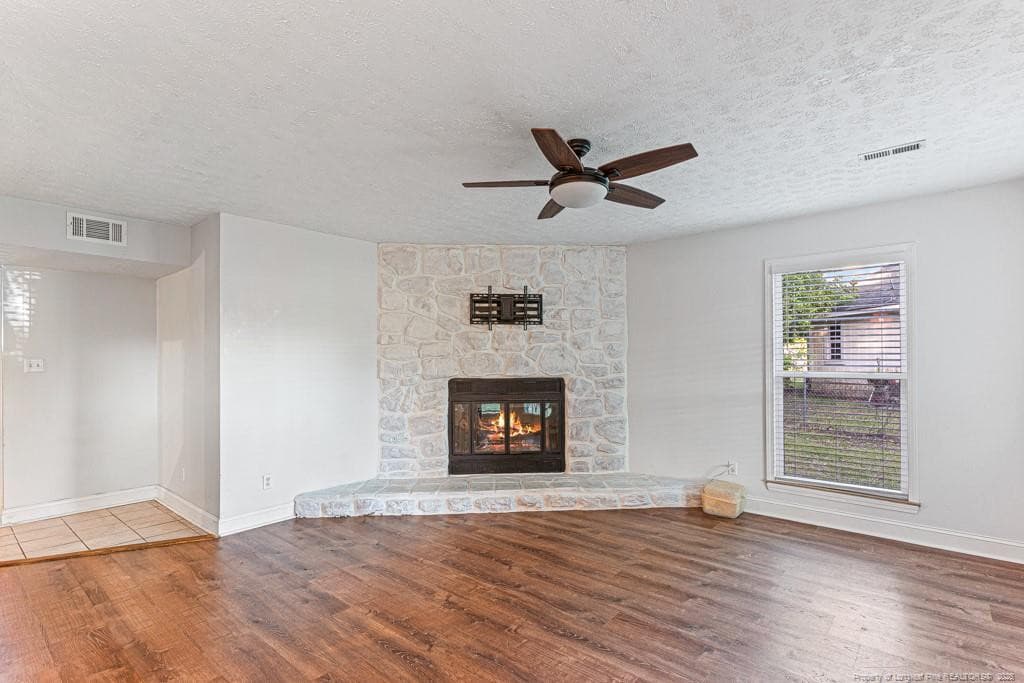 Photo 7 - 4305 Falls Drive, Hope Mills, NC 28348, Hope Mills