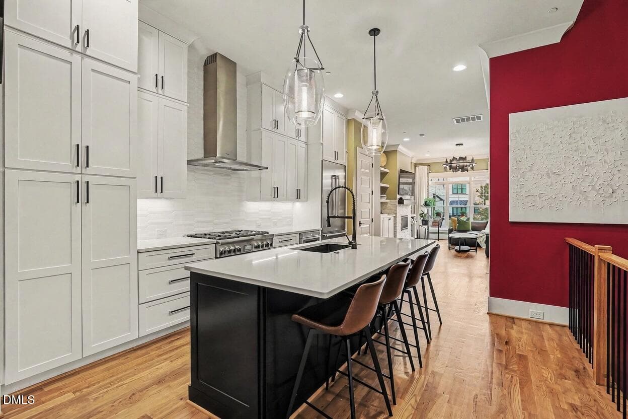 8ezEJ - 2121 Oberlin Village Drive 105, Raleigh, NC 27605, Raleigh