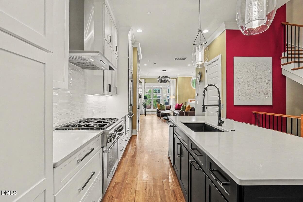cHnpN - 2121 Oberlin Village Drive 105, Raleigh, NC 27605, Raleigh