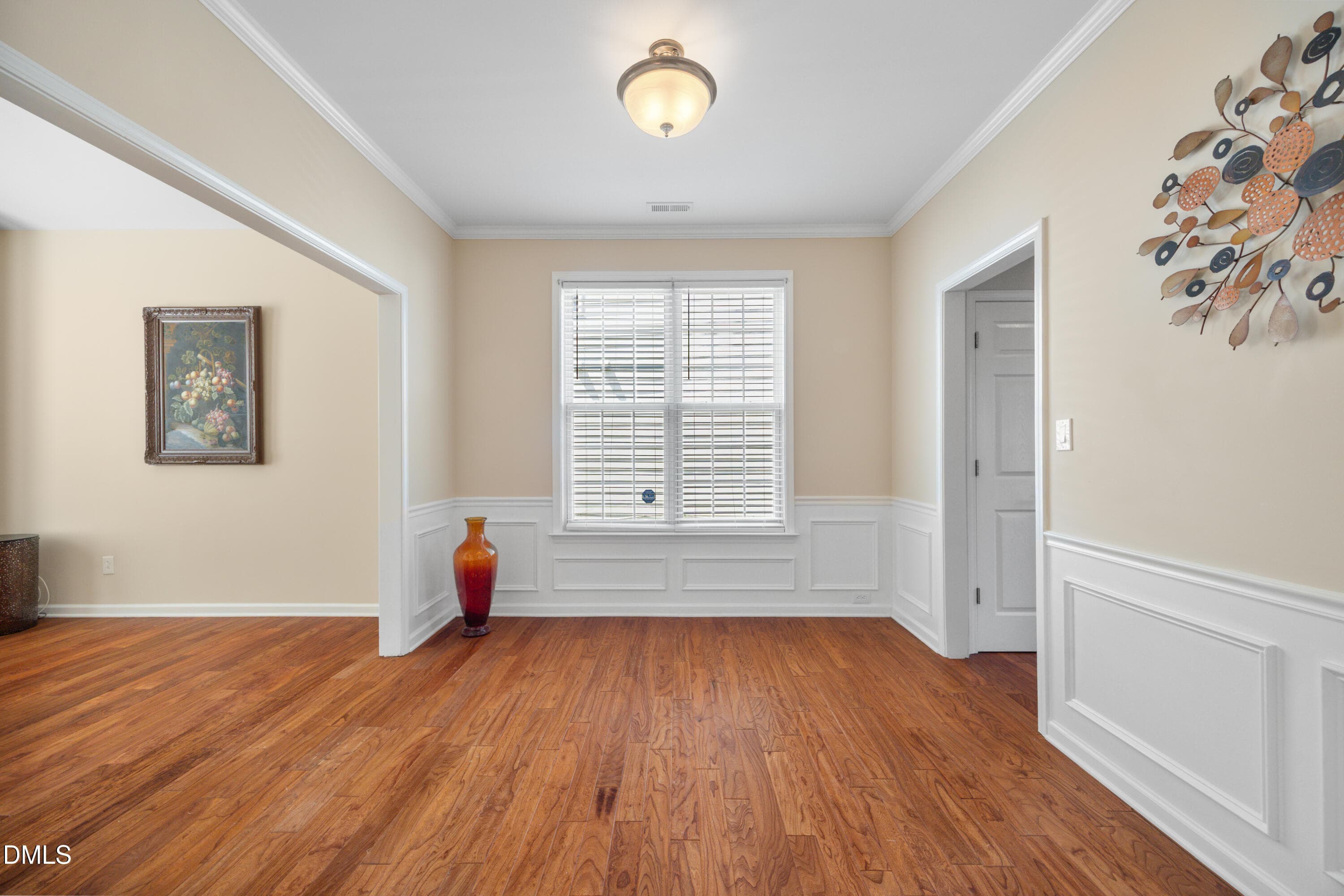 Dining area 2 - 5525 Keowee Way, Raleigh, NC 27616, Raleigh