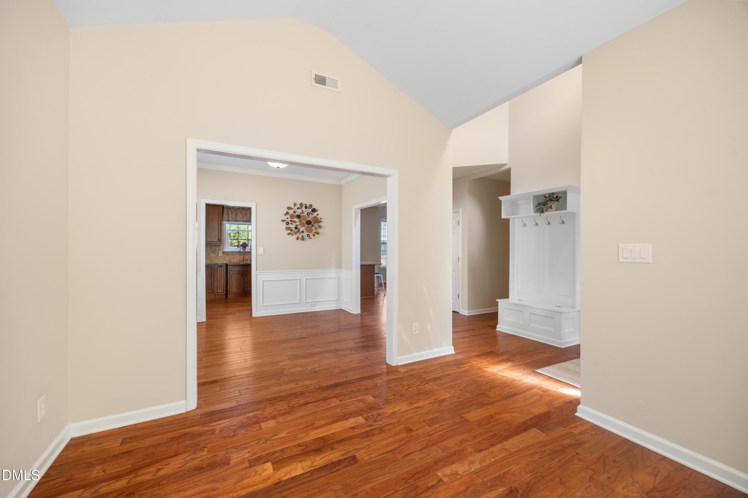 Dining area 3 - 5525 Keowee Way, Raleigh, NC 27616, Raleigh