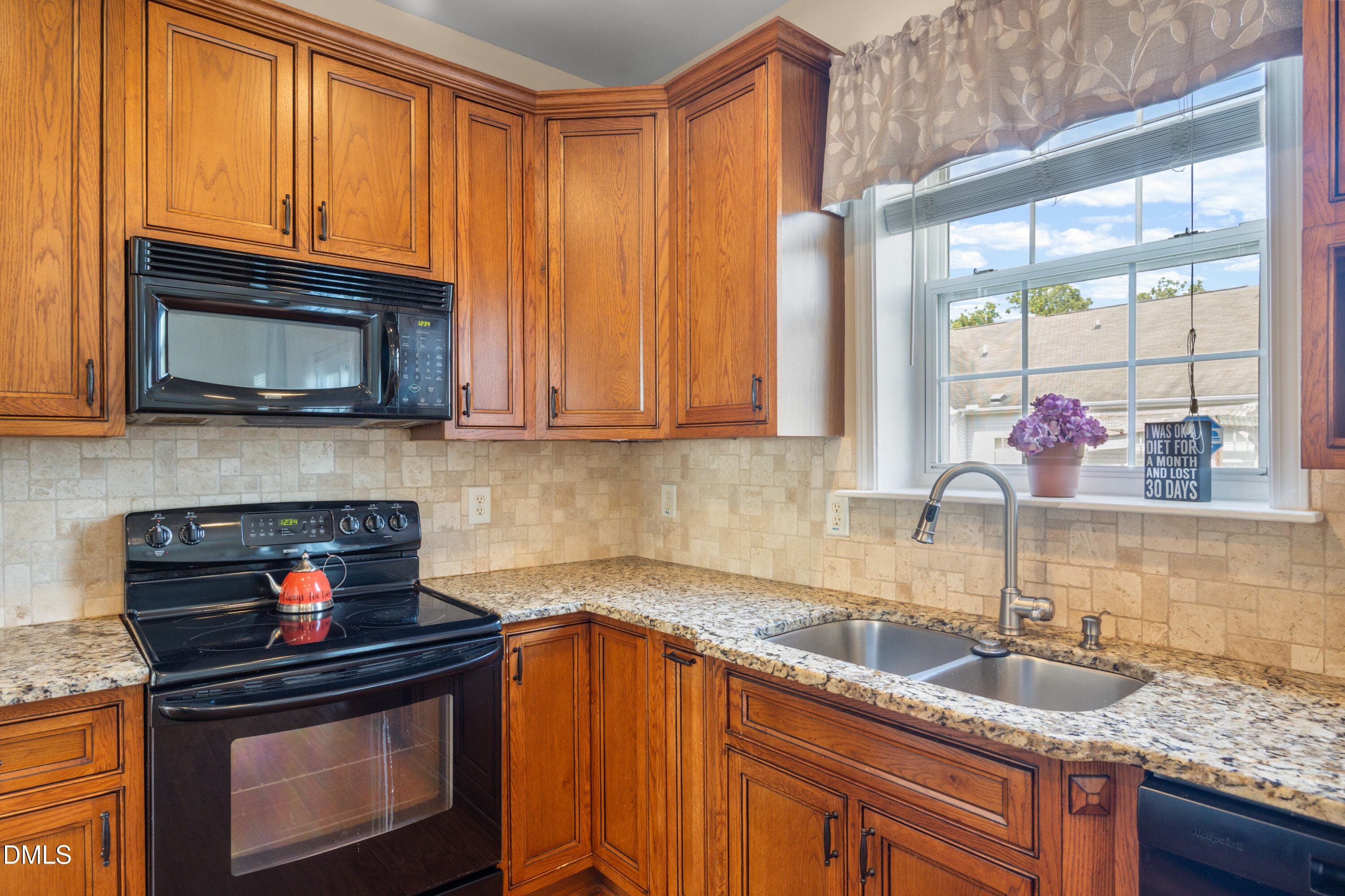 Kitchen 3-2 - 5525 Keowee Way, Raleigh, NC 27616, Raleigh