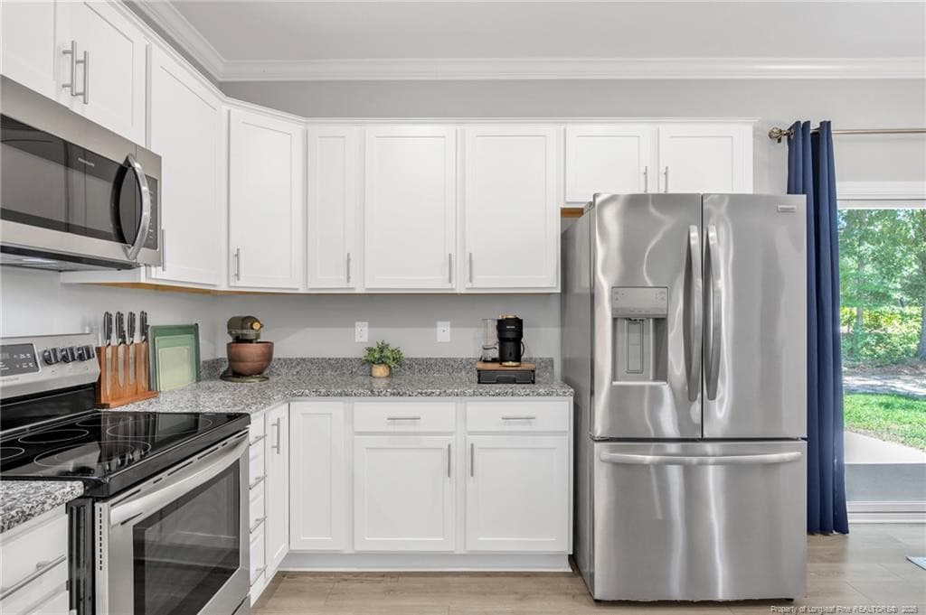 STAINLESS STEEL APPLIANCES - 105 Nectar Lane, Bunnlevel, NC 28323