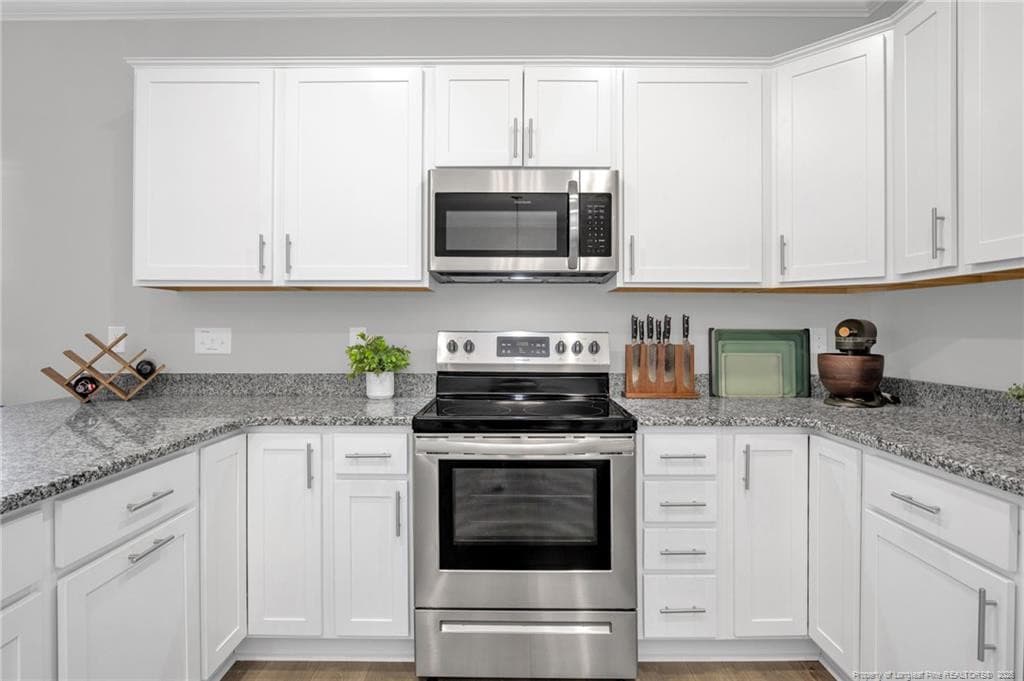 EXTRA COUNTER SPACE FOR PREPARING - 105 Nectar Lane, Bunnlevel, NC 28323