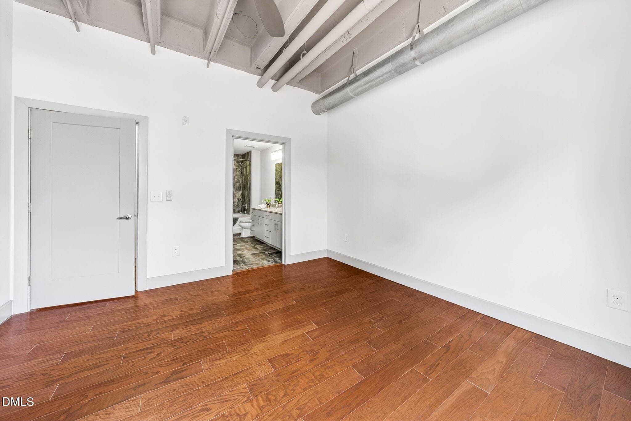 18-web-or-mls-1300 St Marys St (3 of 23) - 1300 Saint Marys Street 203, Raleigh, NC 27605, Raleigh