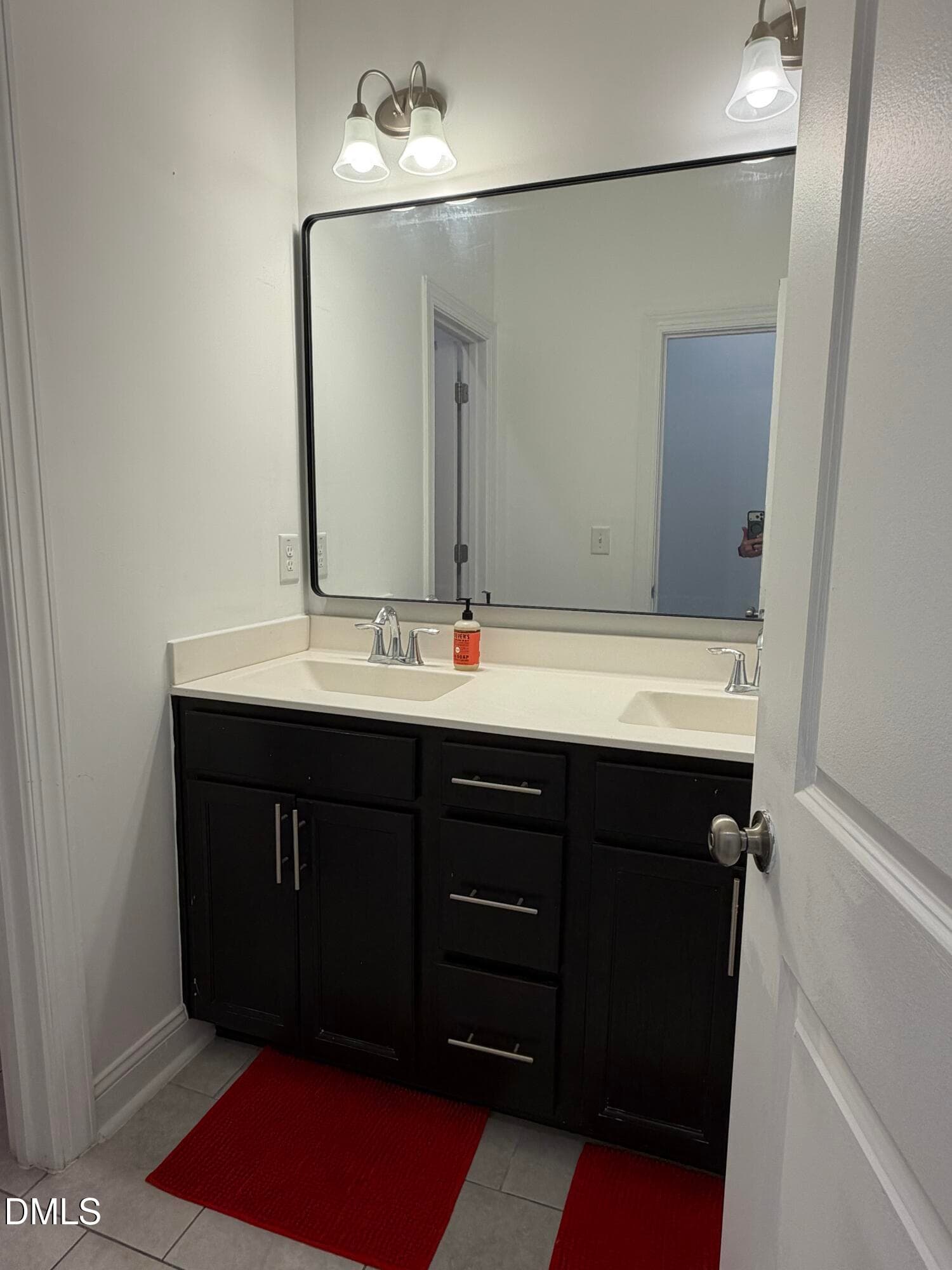 sharedbath1 - 2012 Hay House Avenue, Wake Forest, NC 27587, Wake Forest