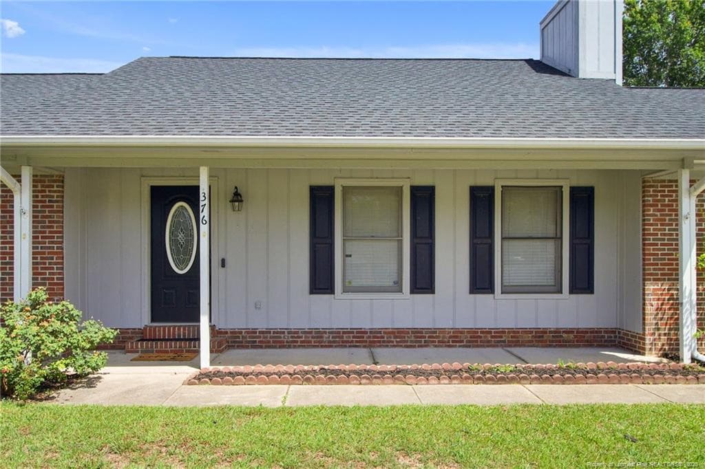 Photo 4 - 376 Woodberry Circle, Raeford, NC 28376, Raeford