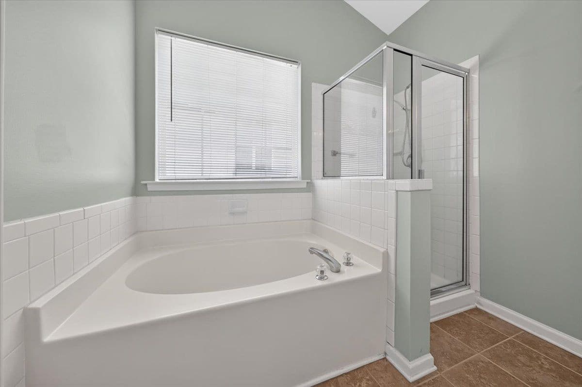 37-5045DeltaLakeDrRaleigh_037.jpg - 5045 Delta Lake Drive, Raleigh, NC 27612, Raleigh