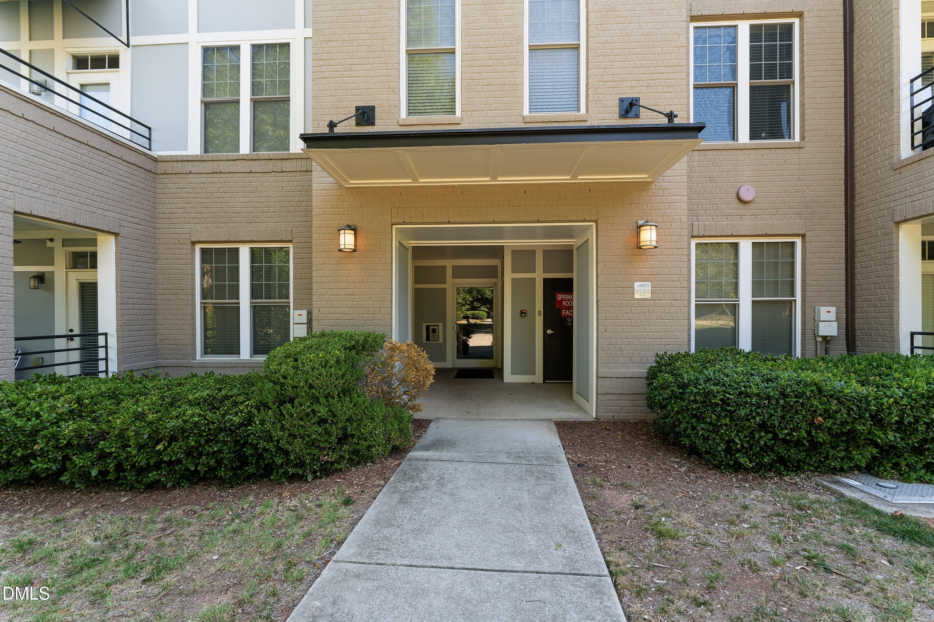Main Building Entrance - 501 Finsbury Street Apt 303, Durham, NC 27703, Durham
