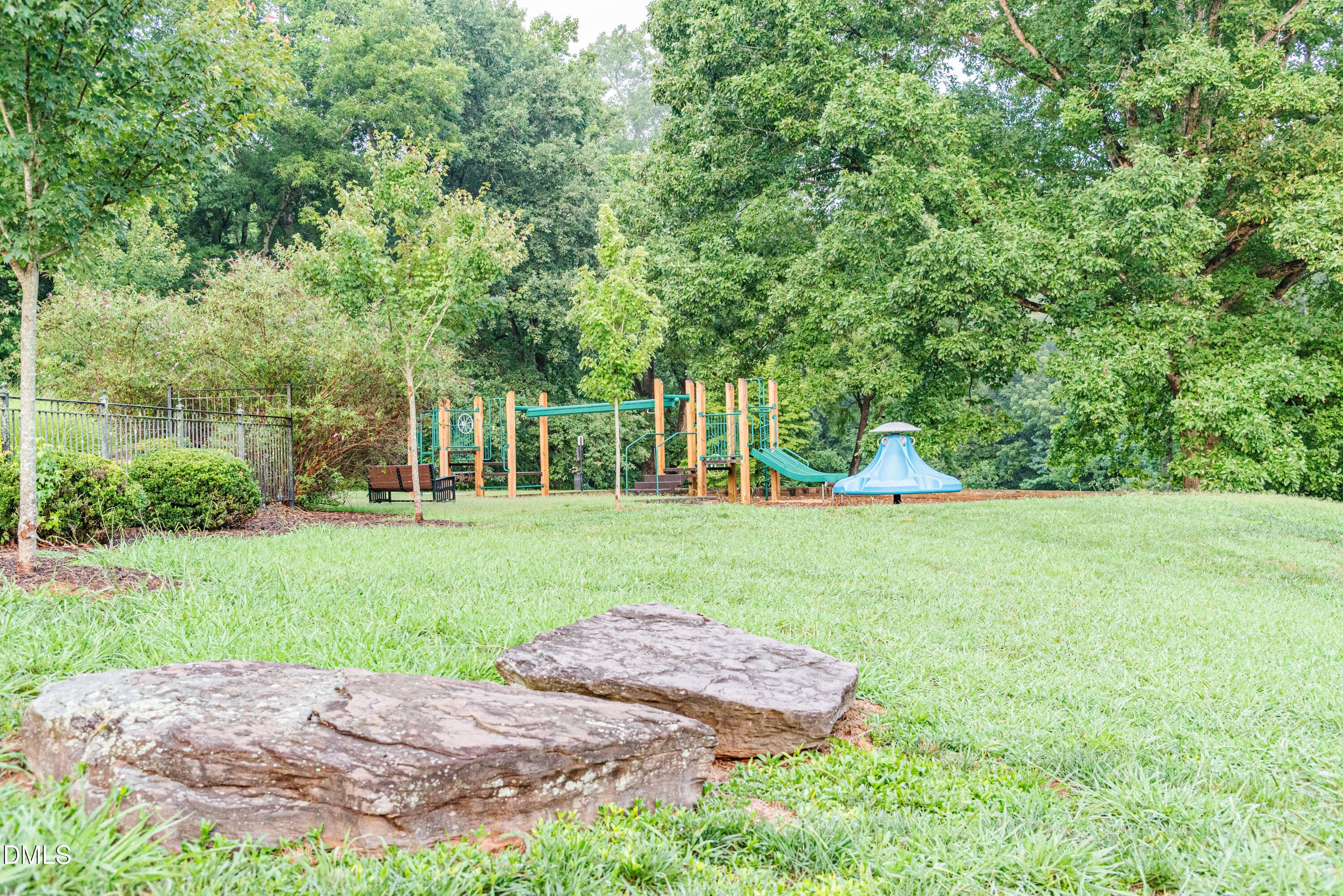 Village Green - 130 S Camellia Street, Chapel Hill, NC 27516, Chapel Hill