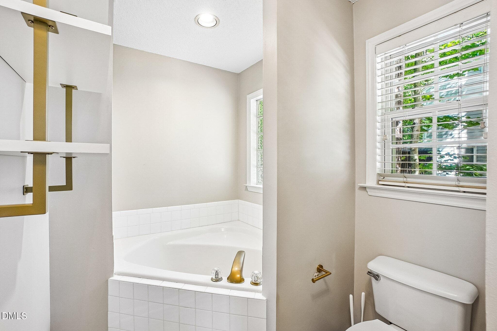 26-web-or-mls-Reigate Ln-S0909-026 - 8820 Reigate Lane, Raleigh, NC 27603, Raleigh