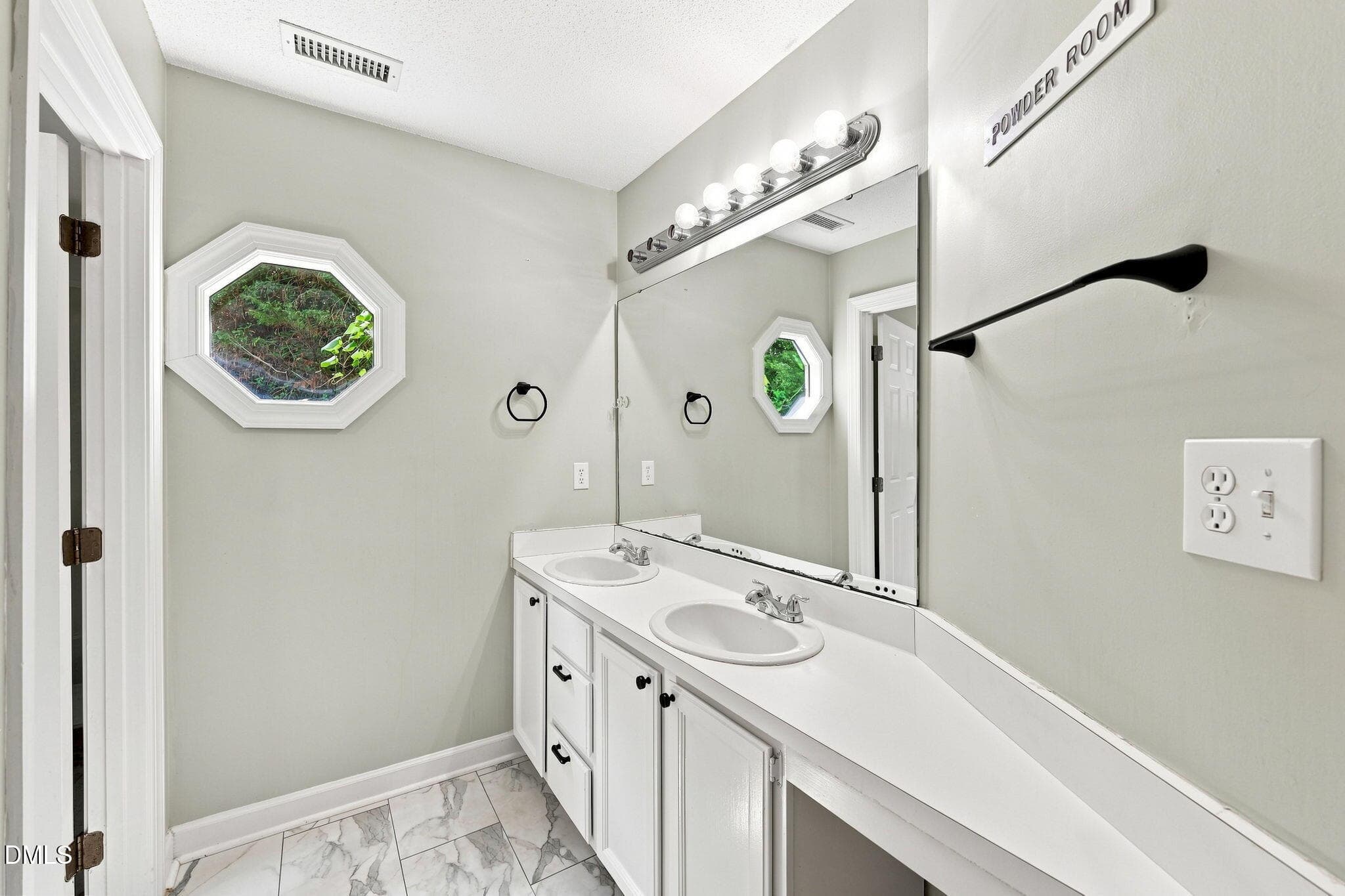 29-web-or-mls-IMG_3246 - 1701 Forestville Road, Wake Forest, NC 27587, Wake Forest