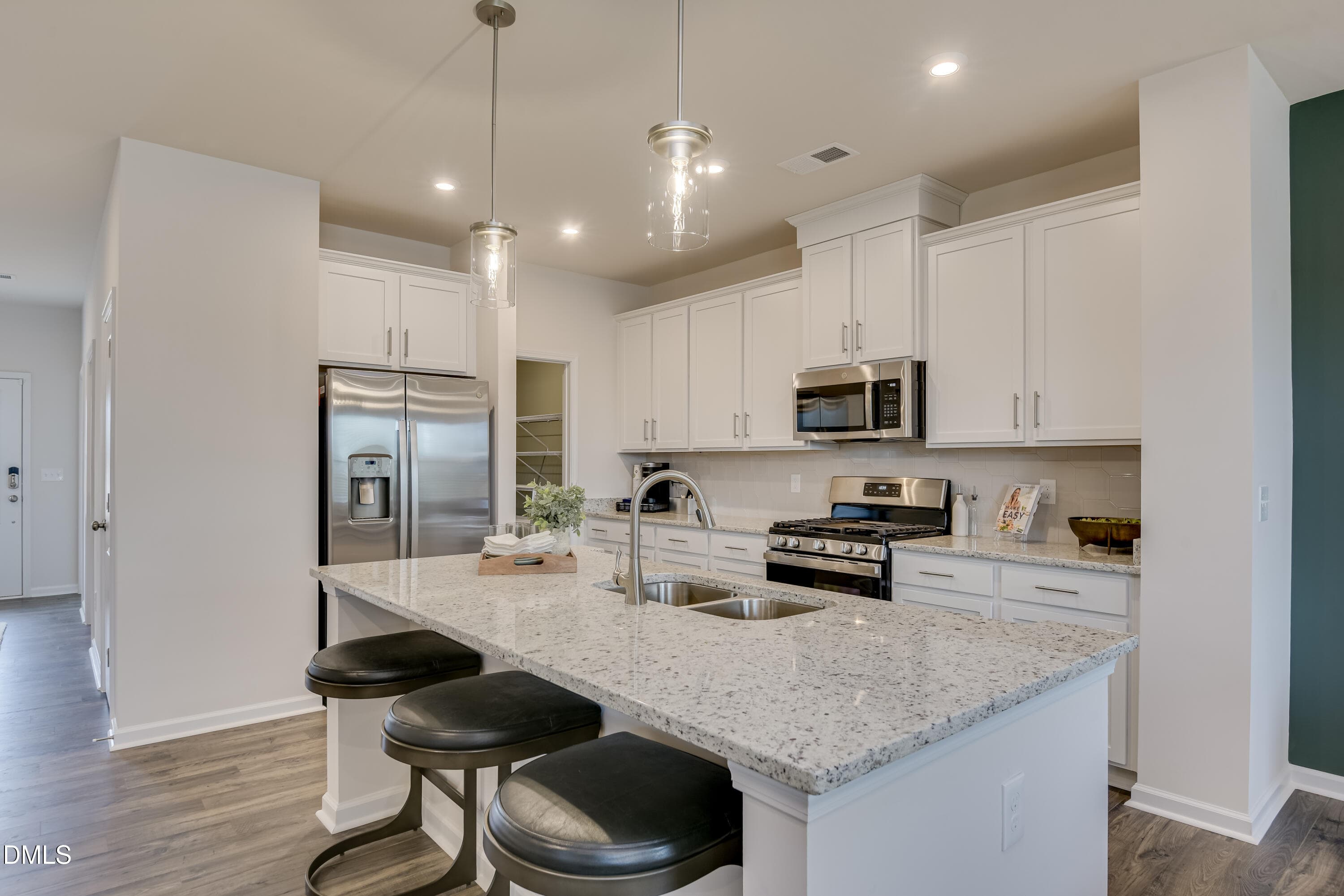 P_CAE_GML_Idlewild_Model_INT_KIT_1 - 1676 Lilac Garden Lane, Knightdale, NC 27545