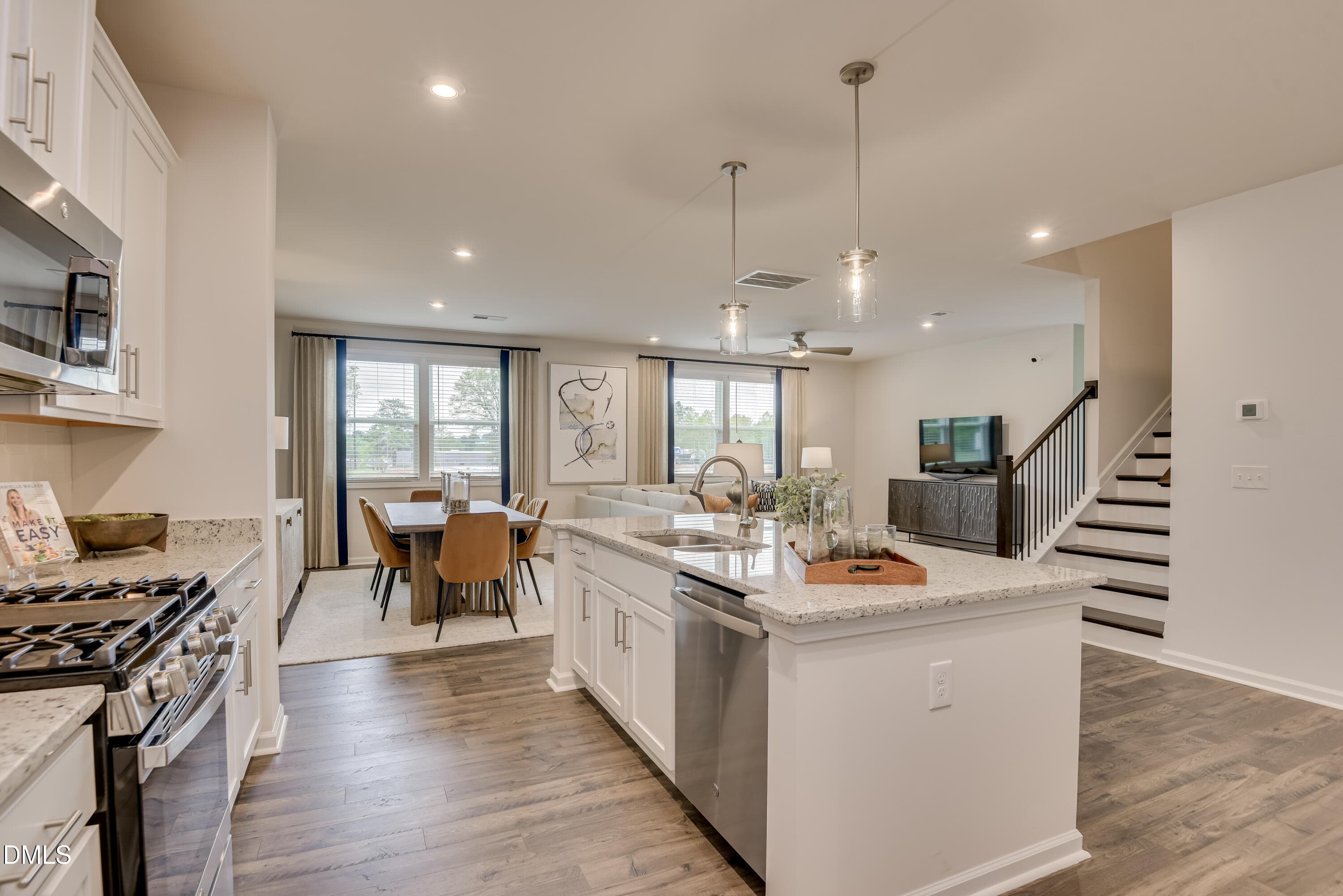 P_CAE_GML_Idlewild_Model_INT_KIT_3 - 1676 Lilac Garden Lane, Knightdale, NC 27545